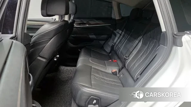 BMW 6 Series GT (G32) 2023 Белый из Кореи, фото 3