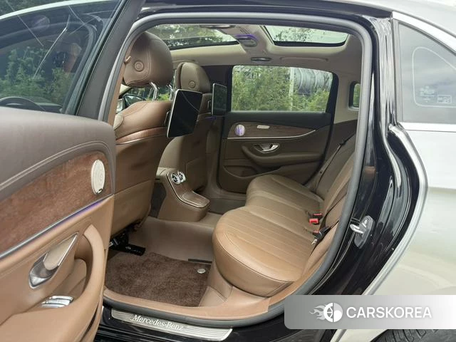 Mercedes-Benz E-class PHEV 2021 Серебристо-серый из Китая, фото 3