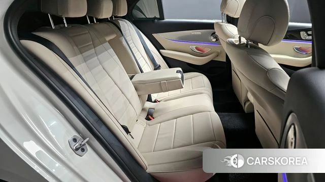 Mercedes-Benz E-Class W213 2020 Белый из Кореи, фото 3