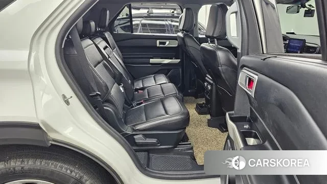 Ford Explorer 6th Generation 2022 Белый из Кореи, фото 3