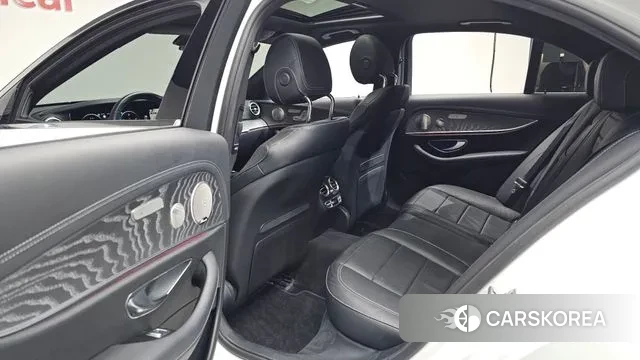 Mercedes-Benz E-Class W213 2022 Белый из Кореи, фото 3