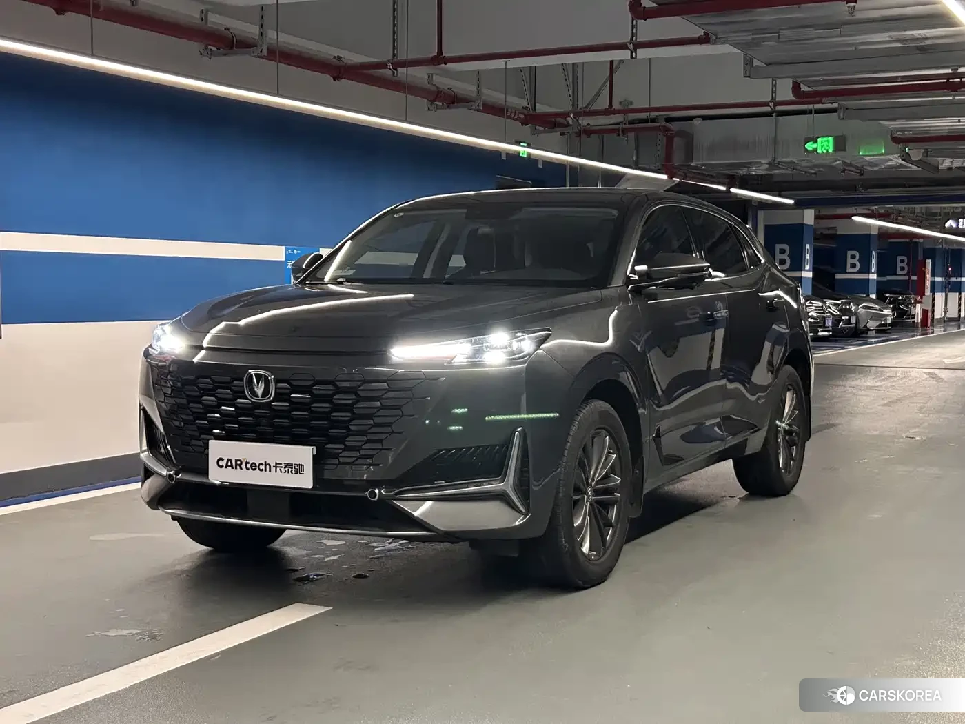 Chang'an UNI-K 2023 Silver/gray из Китая, фото 3
