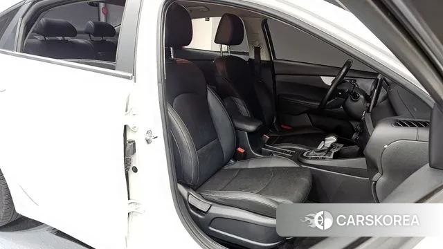 Kia The New K3 2nd generation 2022 Белый из Кореи, фото 3