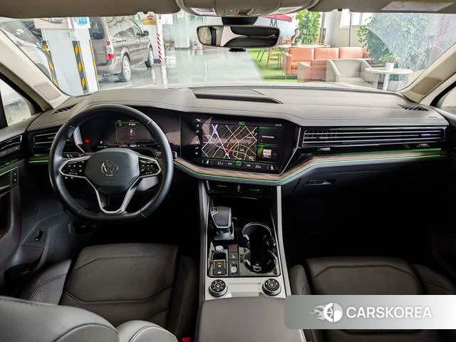Volkswagen Touareg 2022 Синий из Китая, фото 3