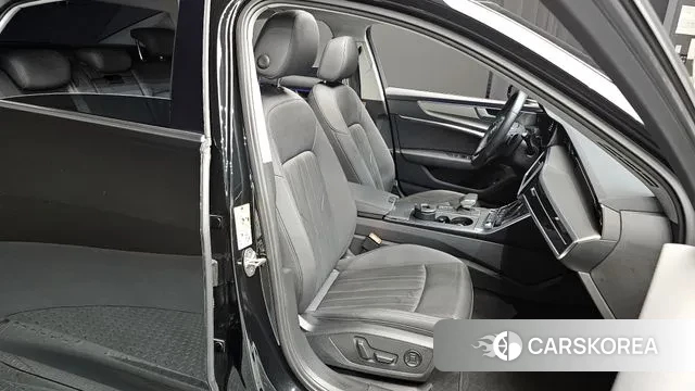 Audi A6 (C8) 2021 Черный из Кореи, фото 3