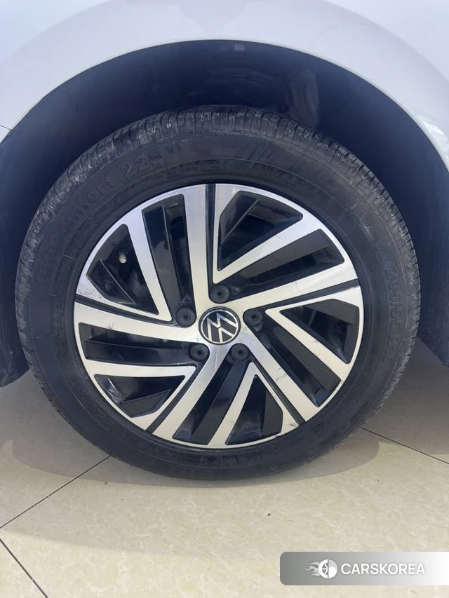 Volkswagen Lavida 2022 Белый из Китая, фото 3