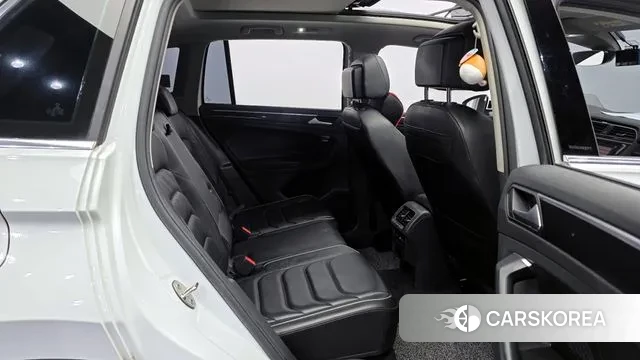 Volkswagen Tiguan second Generation 2021 Белый из Кореи, фото 3