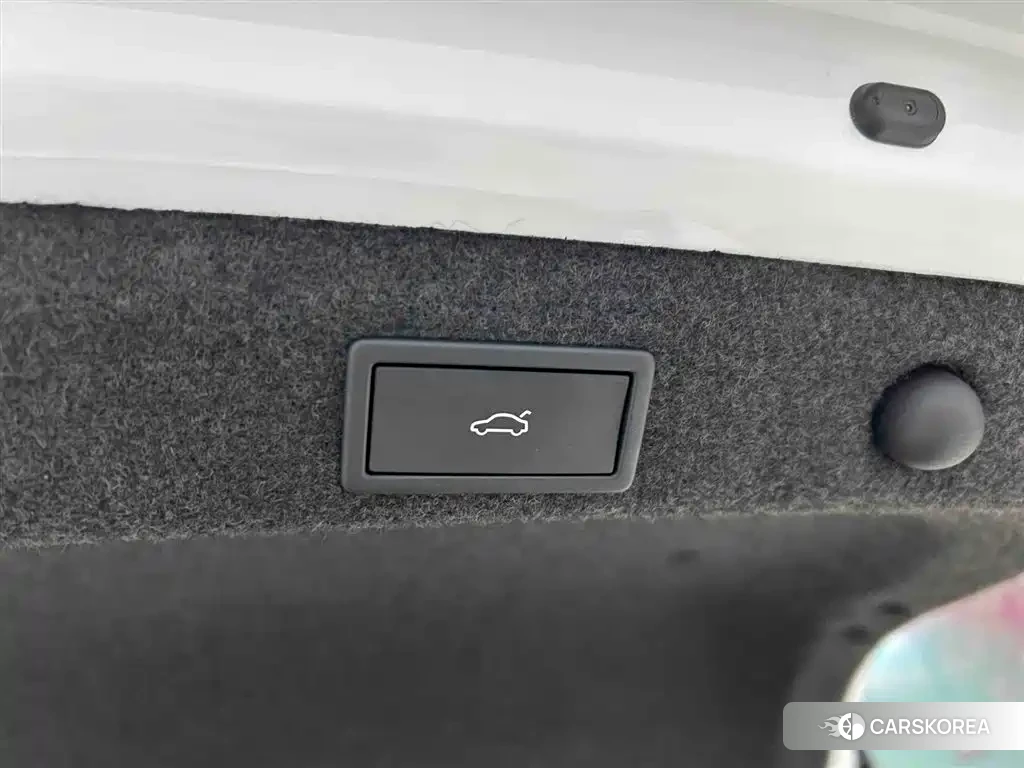 Skoda Octavia 2024 Белый из Китая, фото 3
