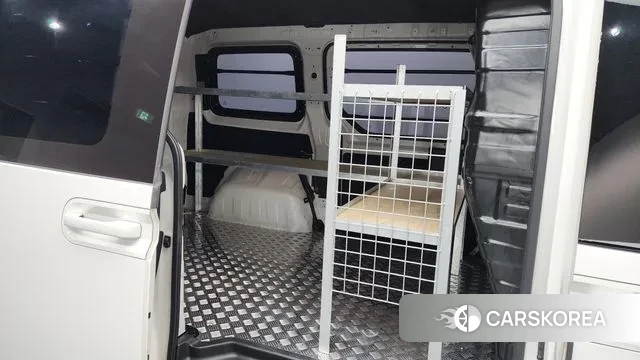 Hyundai Staria 2024 Белый из Кореи, фото 3