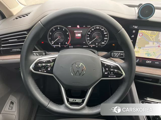 Volkswagen Touareg 2022 Черный из Китая, фото 3