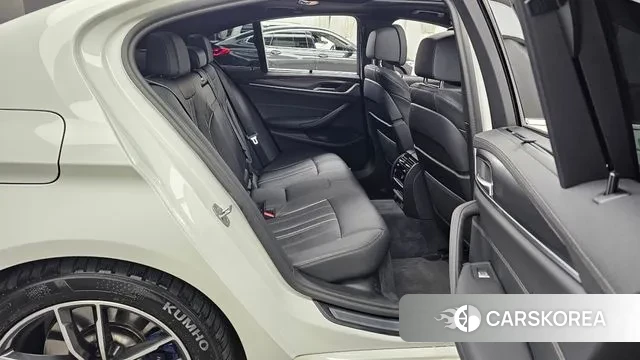 BMW 5 Series (G30) 2022 Белый из Кореи, фото 3