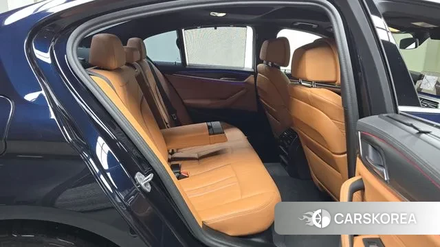 BMW 5 Series (G30) 2023 Черный из Кореи, фото 3