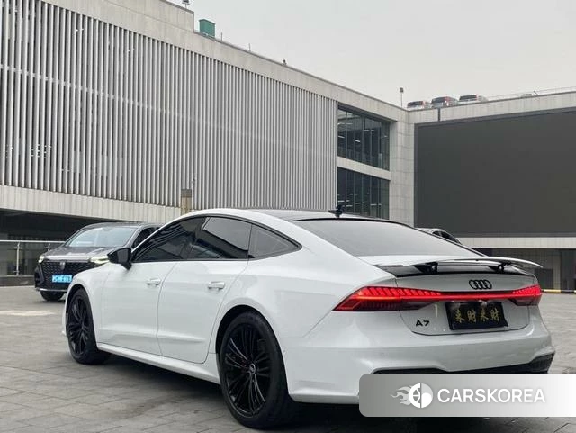 Audi A7 2022 Белый из Китая, фото 3