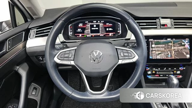 Volkswagen Passat GT (B8) 2022 Белый из Кореи, фото 3