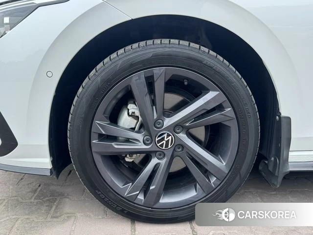 Volkswagen Golf 2022 Белый из Китая, фото 3