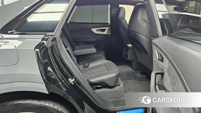 Audi Q8 (4M) 2023 Серебристо-серый из Кореи, фото 3