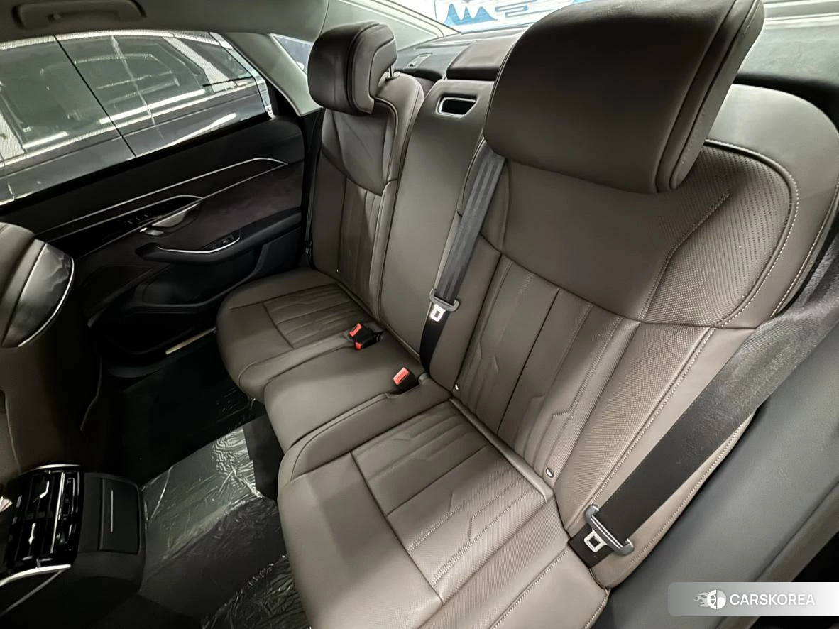 Audi A8 2024 Черный из Китая, фото 3