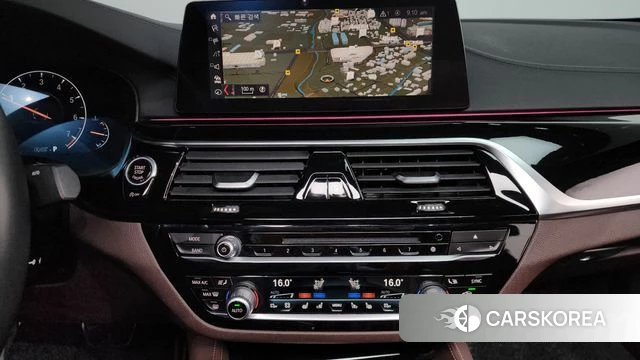 BMW 5 Series (G30) 2019 Белый из Кореи, фото 3