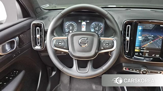 Volvo XC40 2021 Белый из Кореи, фото 3