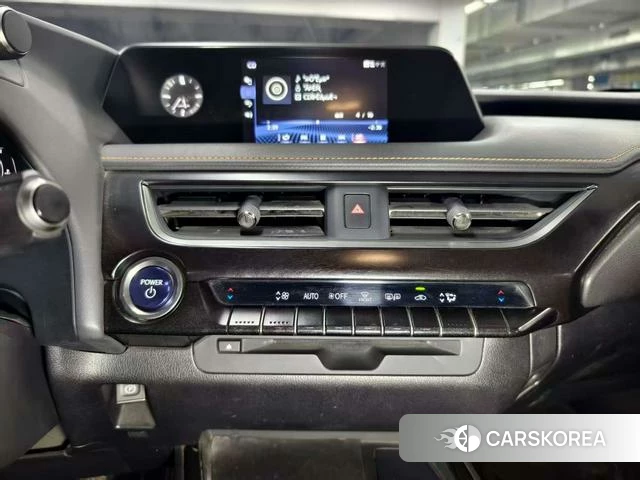 Lexus UX 2021 Белый из Китая, фото 3