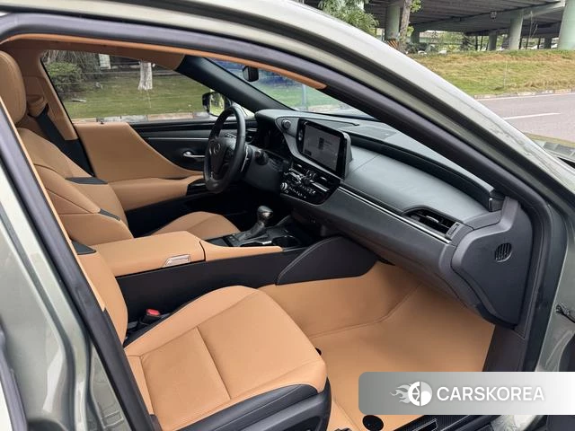 Lexus ES 2023 Зеленый из Китая, фото 3