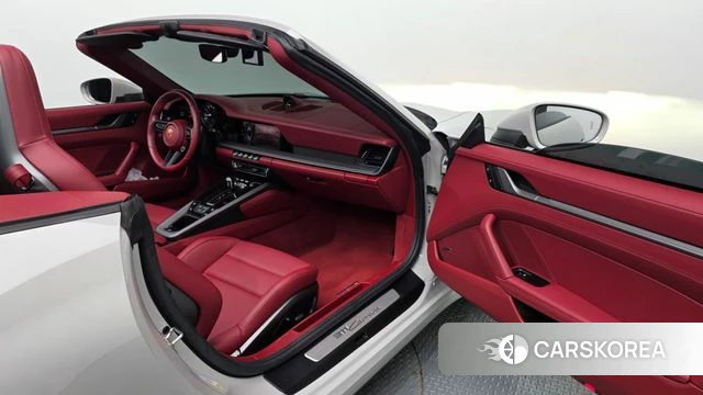 Porsche 911(992) 2024 Серебристо-серый из Кореи, фото 3
