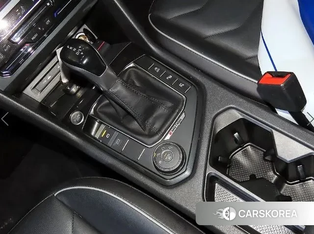 Volkswagen Tiguan second Generation 2023 Белый из Кореи, фото 3