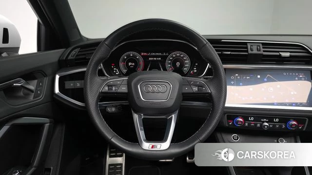 Audi Q3 (F3) 2023 Белый из Кореи, фото 3