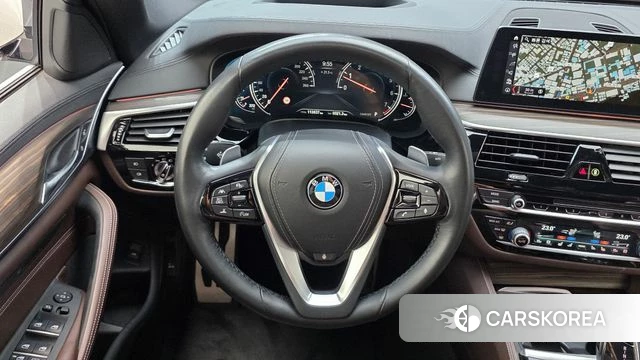 BMW 5 Series (G30) 2018 Белый из Кореи, фото 3
