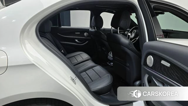 Mercedes-Benz E-Class W213 2023 Белый из Кореи, фото 3