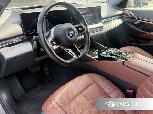 BMW 5 series 2024 Темно-серый из Китая, фото 3