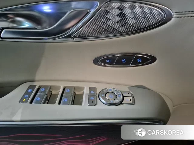 Genesis GV70 2023 Черный из Кореи, фото 3