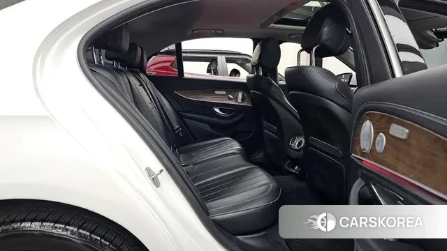 Mercedes-Benz E-Class W213 2018 Белый из Кореи, фото 3