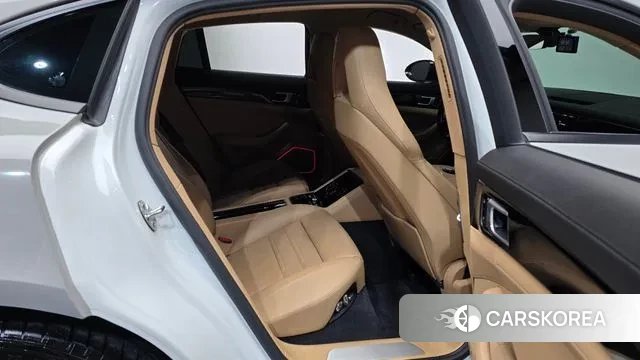 Porsche Panamera (971) 2018 Серебристо-серый из Кореи, фото 3