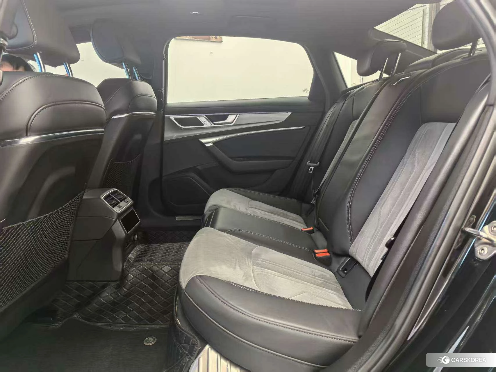 Audi A6L 2023 Черный из Китая, фото 3