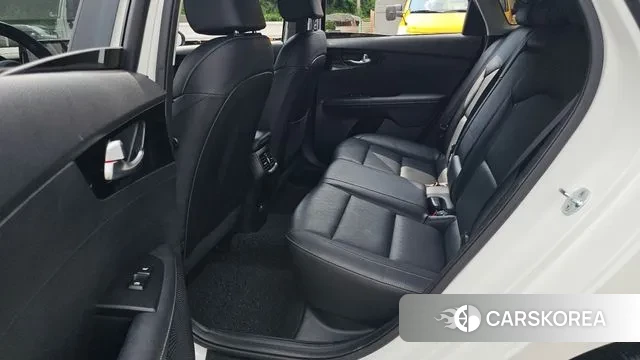 Kia The New K3 2nd generation 2022 Белый из Кореи, фото 3