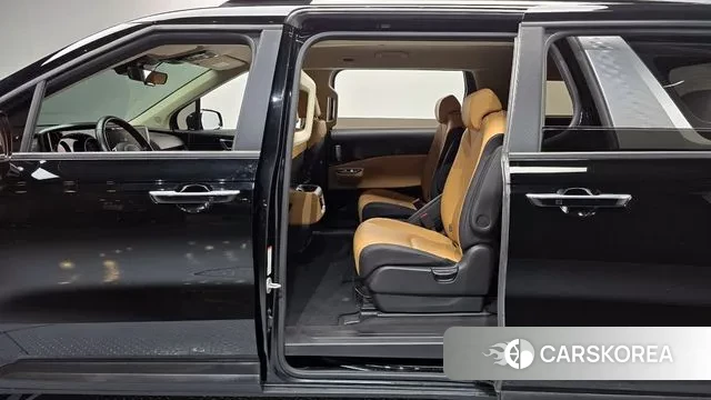 Kia Carnival 4th generation 2022 Черный из Кореи, фото 3