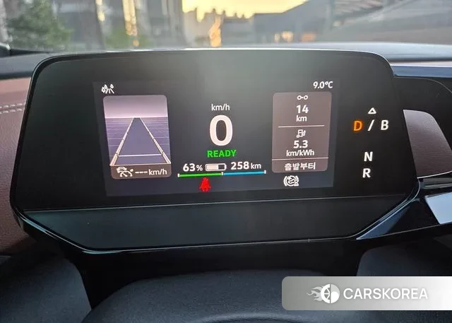 Volkswagen ID.4 2023 Белый из Кореи, фото 3