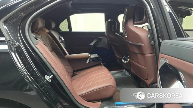 BMW 7 Series (G70) 2025 Черный из Кореи, фото 3