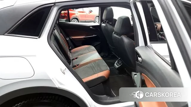 Volkswagen ID.4 2023 Белый из Кореи, фото 3