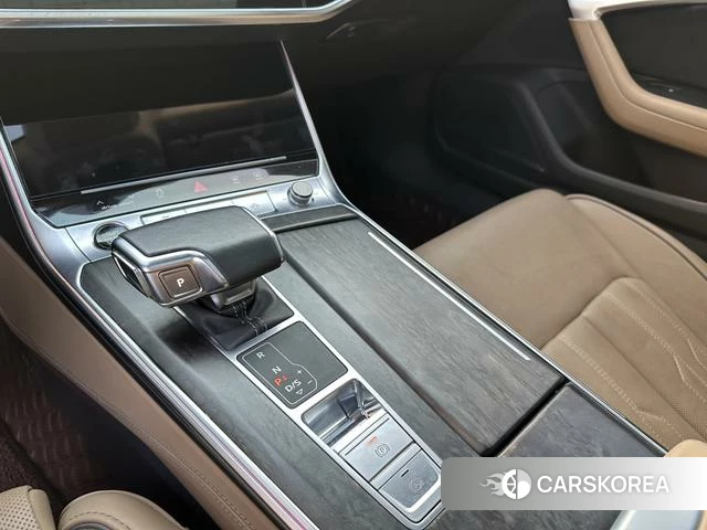 Audi A6L 2021 Черный из Китая, фото 3