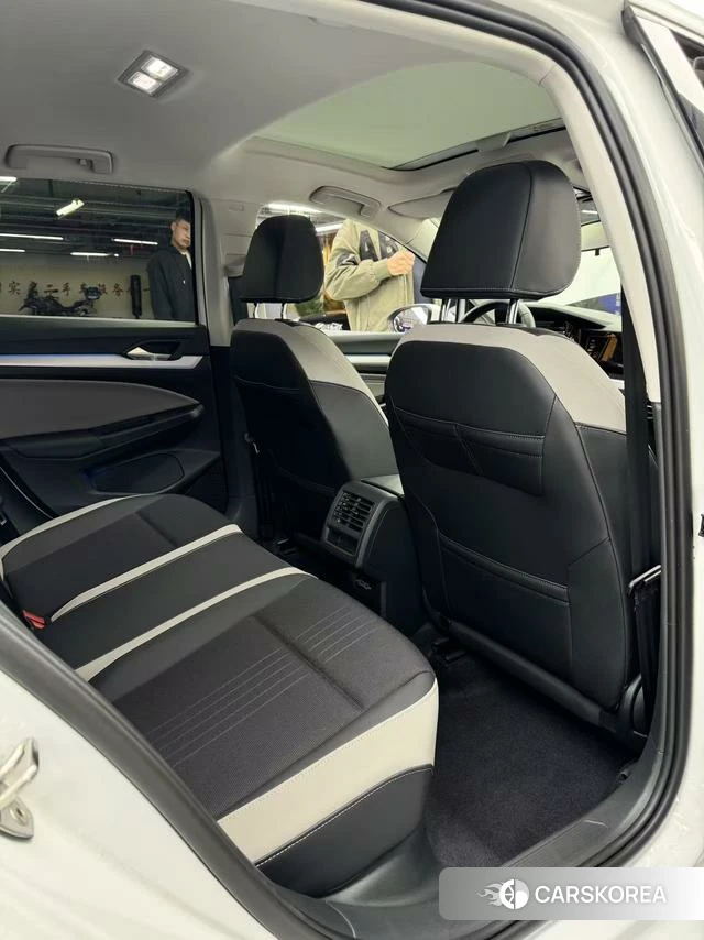 Volkswagen Golf 2021 Белый из Китая, фото 3