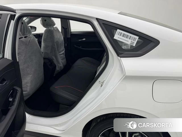 Geely Automobile Binrui 2026 Белый из Китая, фото 3