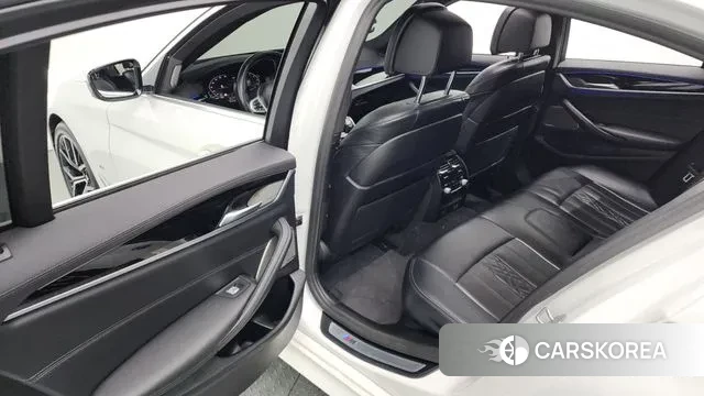 BMW 5 Series (G30) 2021 Белый из Кореи, фото 3