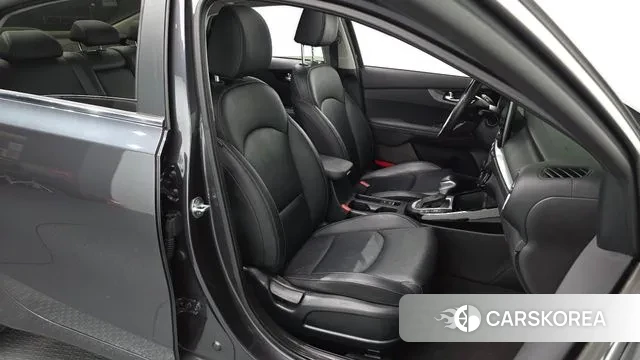 Kia The New K3 2nd generation 2022 Серый из Кореи, фото 3