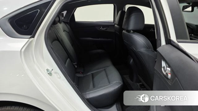 Kia The New K3 2nd generation 2021 Белый из Кореи, фото 3