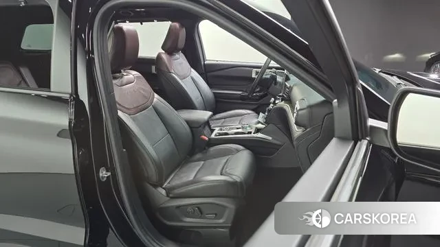 Ford Explorer 6th Generation 2022 Черный из Кореи, фото 3