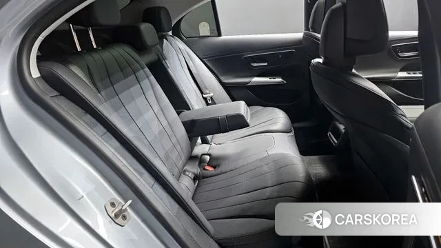 Mercedes-Benz E-Class W214 2024 Серебряный из Кореи, фото 3