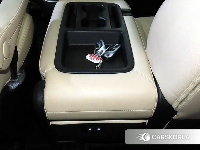 Hyundai Staria 2022 Белый из Кореи, фото 3