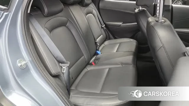 Hyundai Kona 2019 Светло-серебряный цвет из Кореи, фото 3